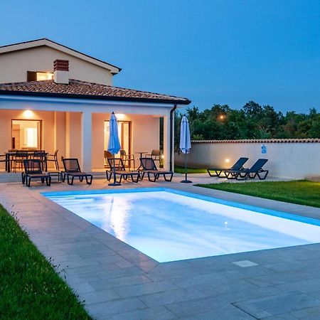 Holiday House Luca Porec Esterno foto