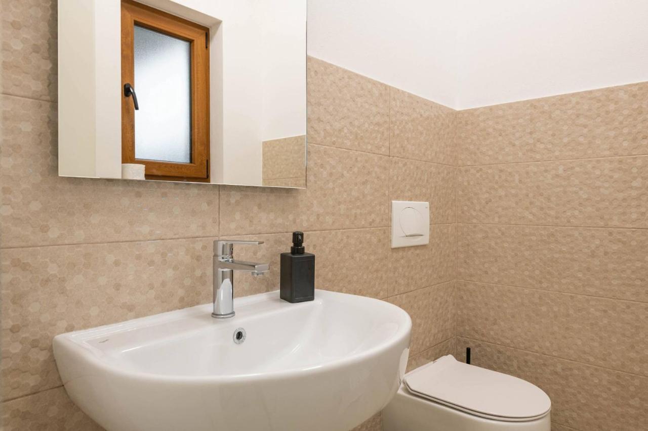 Holiday House Luca Porec Esterno foto