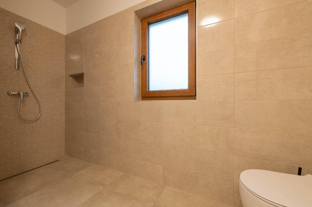 Holiday House Luca Porec Esterno foto