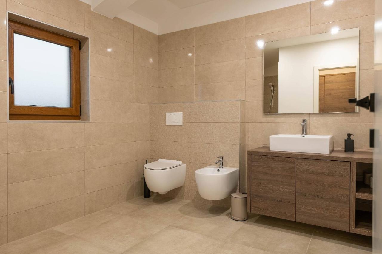 Holiday House Luca Porec Esterno foto