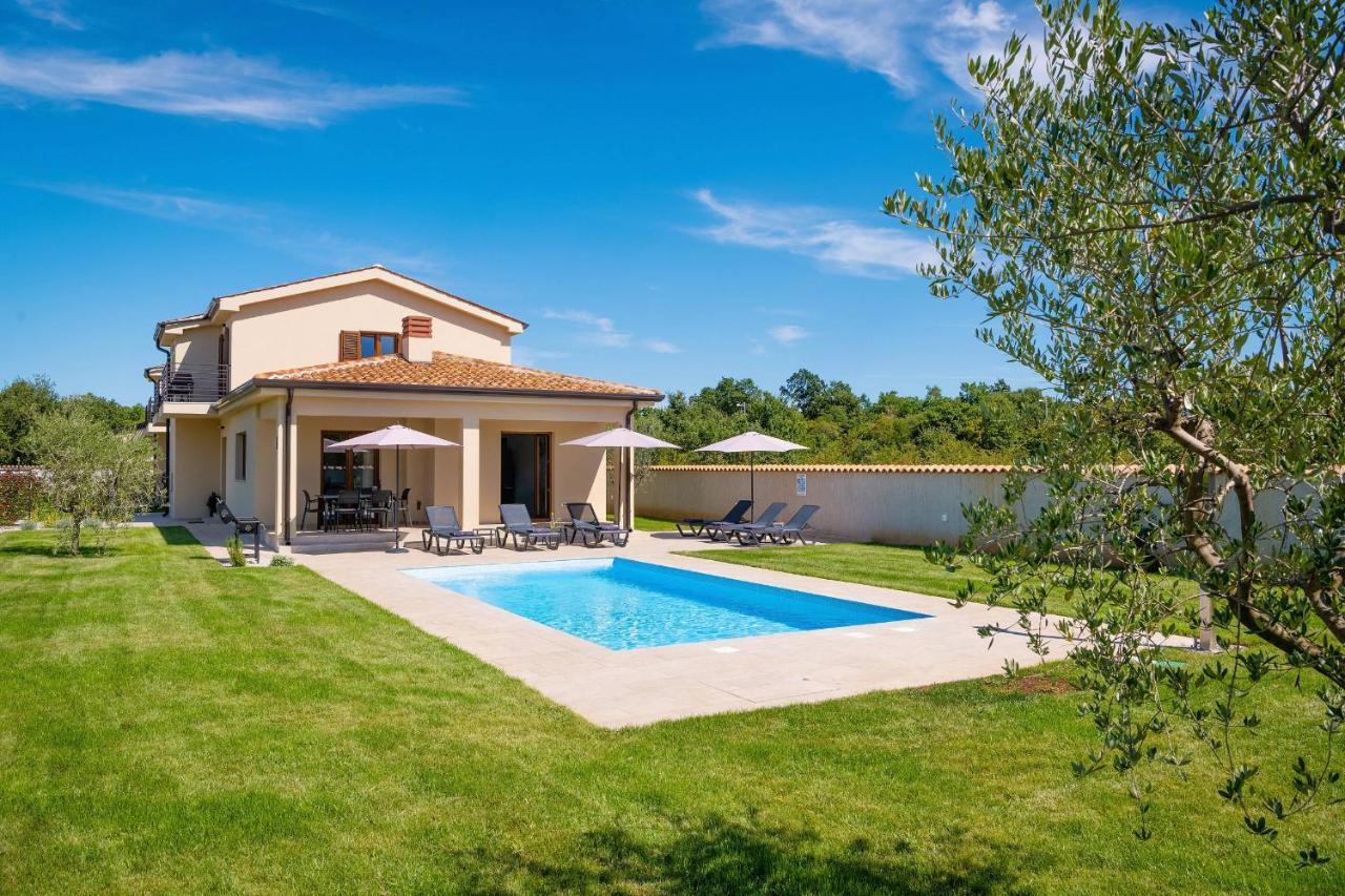 Holiday House Luca Porec Esterno foto