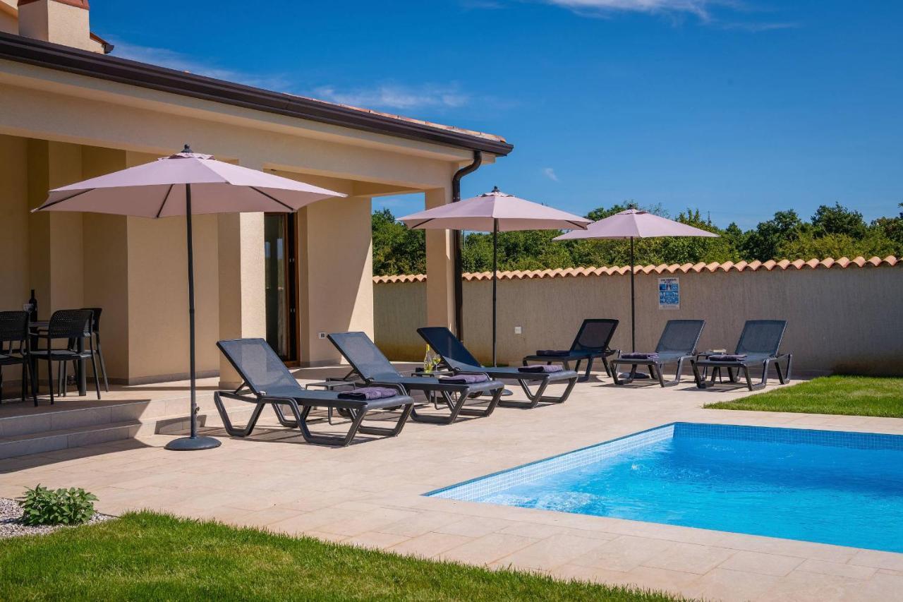 Holiday House Luca Porec Esterno foto