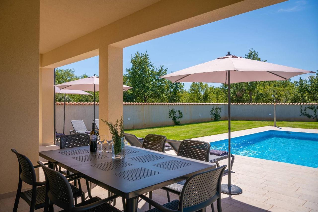 Holiday House Luca Porec Esterno foto