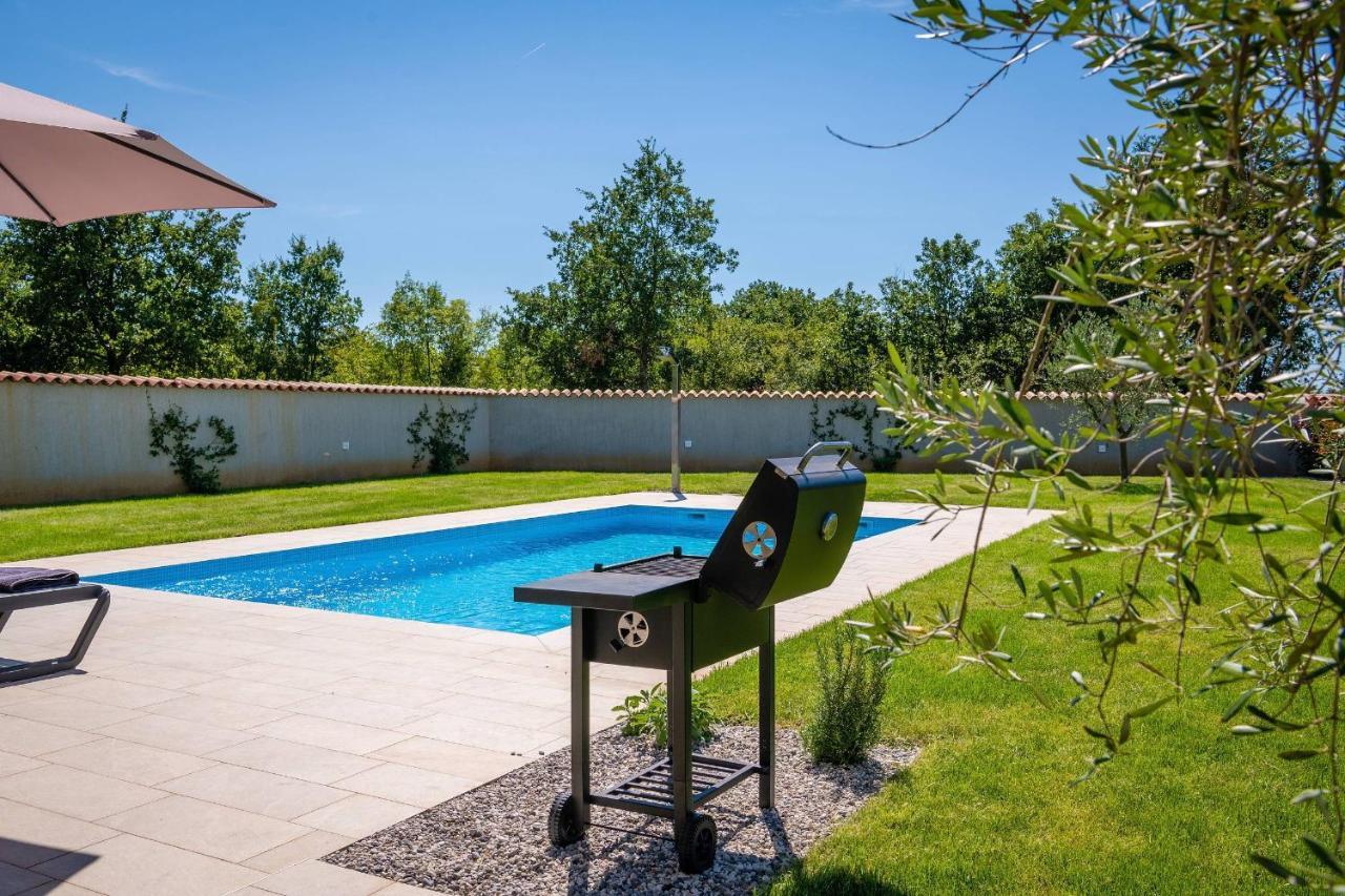 Holiday House Luca Porec Esterno foto
