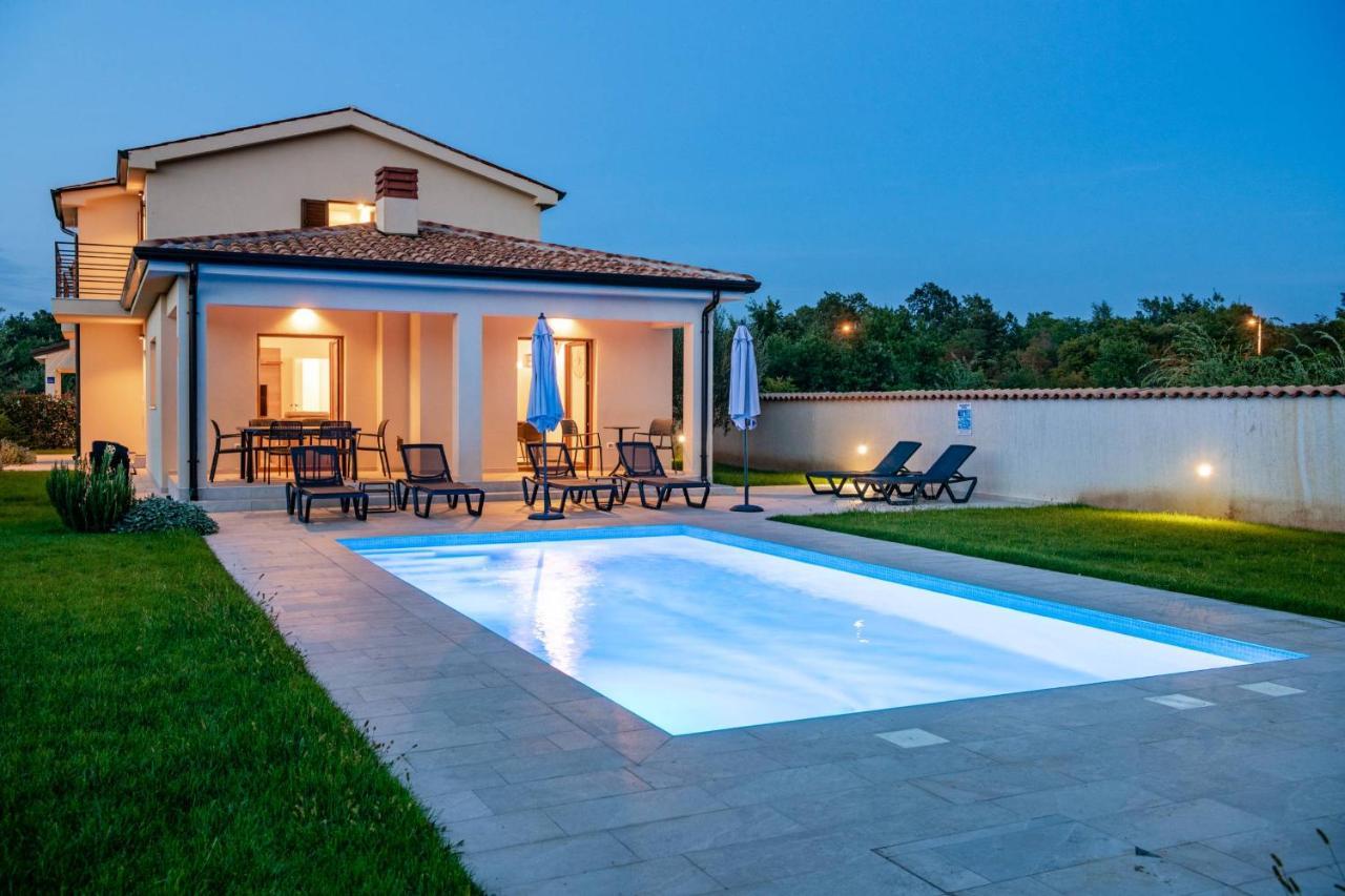 Holiday House Luca Porec Esterno foto