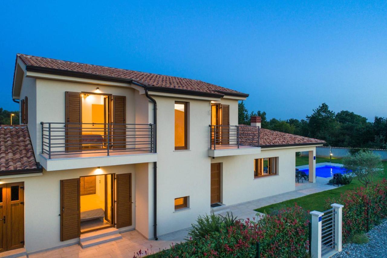 Holiday House Luca Porec Esterno foto